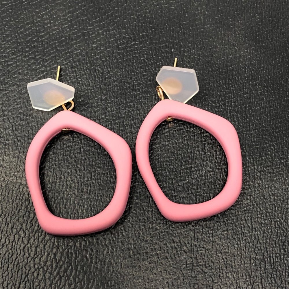 Boutique Geometric Boho Pink Dangle Earrings - Picture 3 of 4